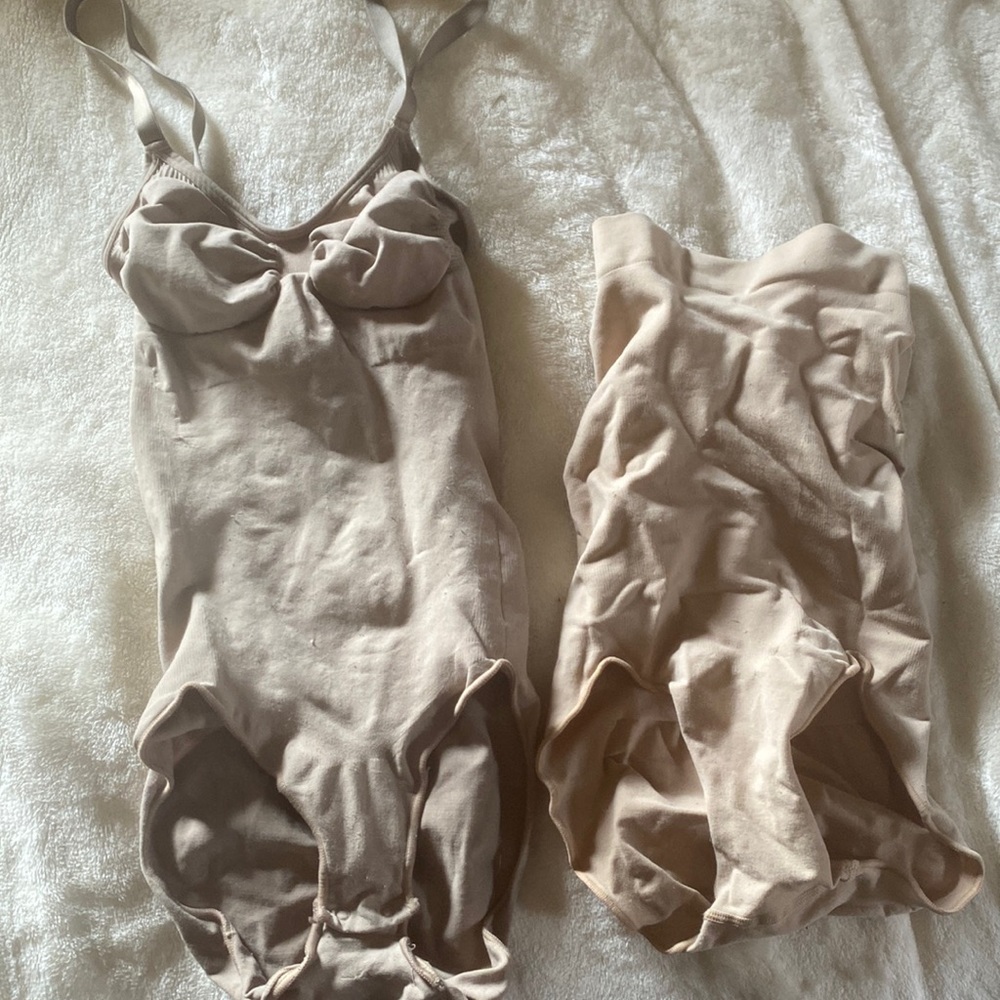 SKIMS bundle (sculpting high waist brief and sculpting body suit with snaps)